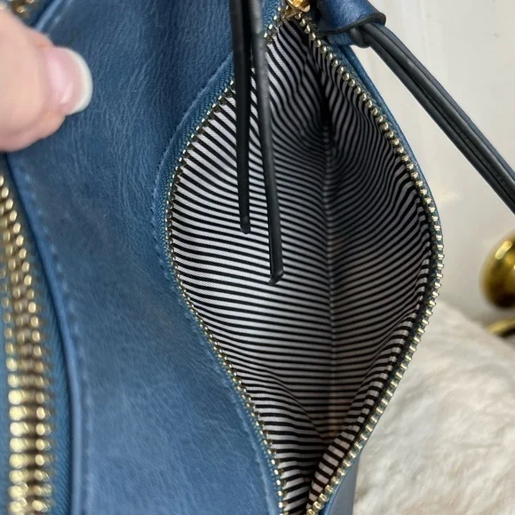 ISABELLE FAUX LEATHER CROSSBODY BAG - Picture 6 of 9